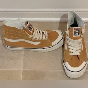 VANS **OLD SKOOL YELLOW SUEDE HIGH TOPS* LIKE NEW